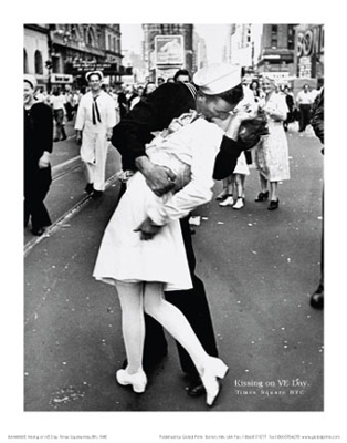 Kissing on VJ Day; Times Square; NYC